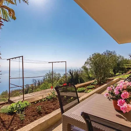 Nice Apartment In Lovran With 1 Bedrooms And Wifi *
