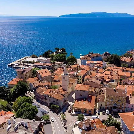 Nice Apartment In Lovran With 1 Bedrooms And Wifi Apartment *
