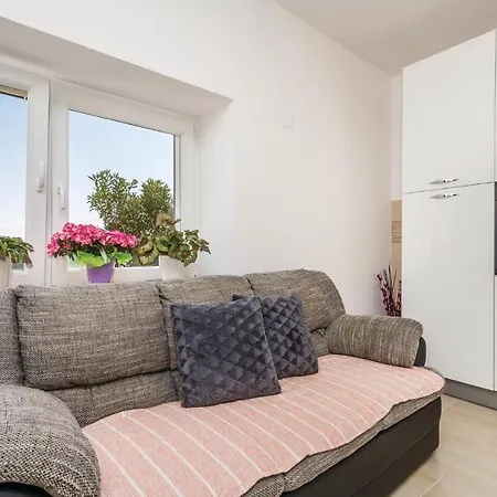Apartment Nice Apartment In Lovran With 1 Bedrooms And Wifi